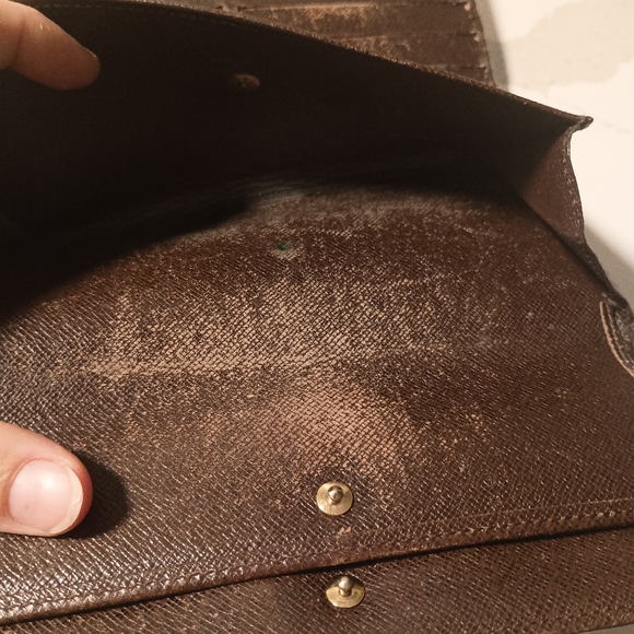 Authentic Louis Vuitton Damier Sarah Longwallet - Picture 10 of 12